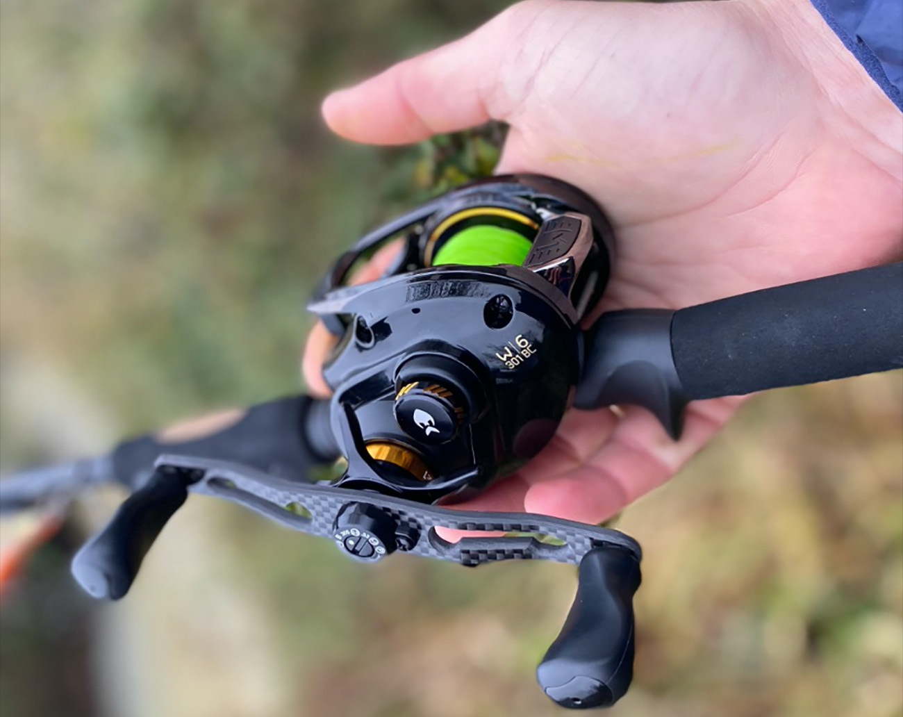 Westin W6 Bait Caster Stealth Gold - 200 Series Medium Speed